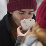 Mononukleoza zakaźna – choroba pocałunków i picia z jednego kubka